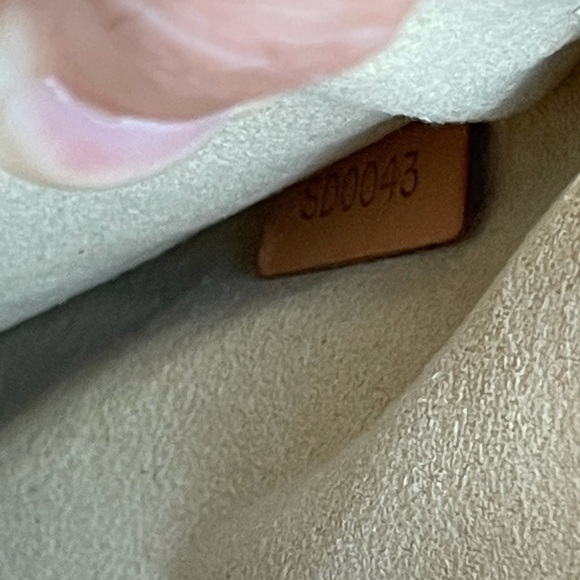 Louis Vuitton Babylone shoulder bag with zipper - Picture 12 of 13